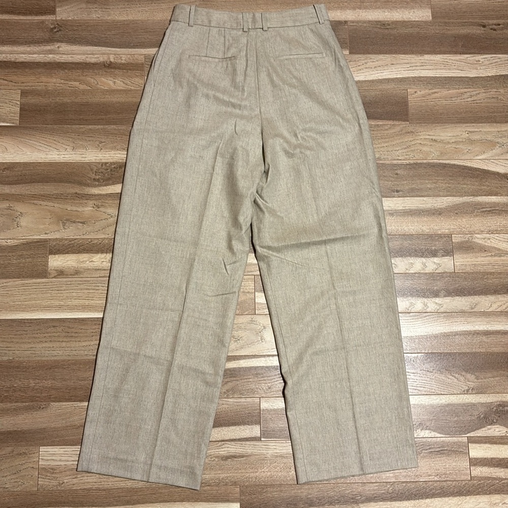 Aritzia - Babaton Pleated Wool Straight Leg Pants - Picture 4 of 8